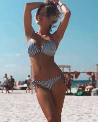 Güldü ve ona hayran kaldı