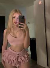 Beyaz tenli  Mila seksi escort