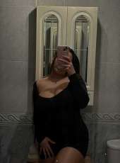 Seksi bayan Gönül. Kendi yerim var