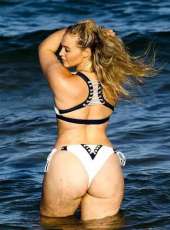 Yeşil gözlü seksi bayan Sahra