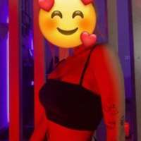 Arabada bile sevişebilen Nazlı