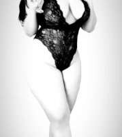 Balıketli iri göğüslü İremcan