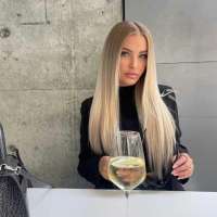 Bayan Cansu. Sadece apart otel