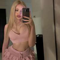 Beyaz tenli  Mila seksi escort