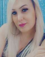 Ekstra cimcif yapan Karmen