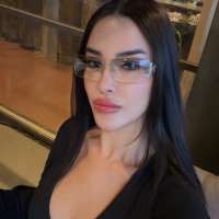 Genç ve Cazibeli Mersin Zeycan