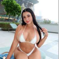 Sevgili Tadında bayan ADEL