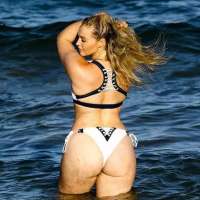 Yeşil gözlü seksi bayan Sahra