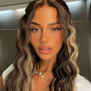 Ateşli fanteziler veren Mabel