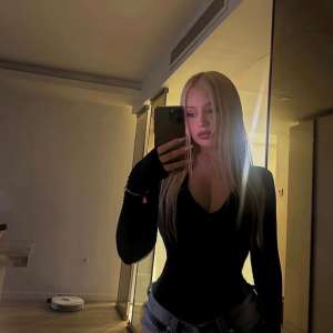 Beyaz tenli  Mila seksi escort