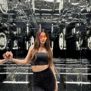 Dolgun balık etli  Sarah. Kendi Yerim Var 