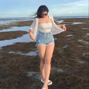 Dolgun balık etli  Sarah. Kendi Yerim Var 