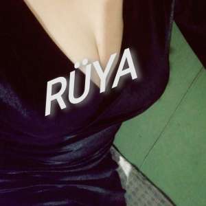 Dolgun göğüslü hatun Rüya