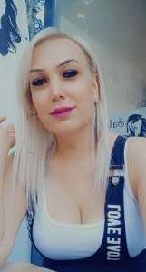 Ekstra cimcif yapan Karmen