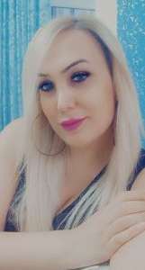 Ekstra cimcif yapan Karmen