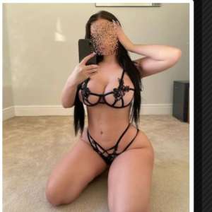 Evi Olan Esmer Güzellik Miran