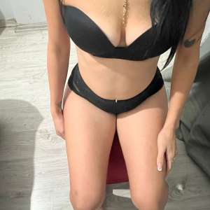 Fit küçük göğüslü escort ELA