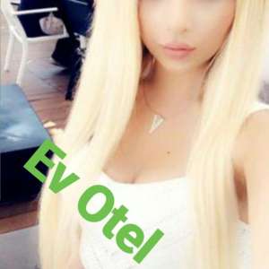 Grup Kızlar Mira Ve Lila !!! Eve Otele Geliyor %100 Orjinal resimler