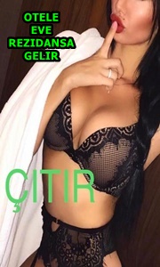 Grup Kızlar Mira Ve Lila !!! Eve Otele Geliyor %100 Orjinal resimler
