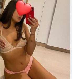 Her türlü fetiş yapan Selen