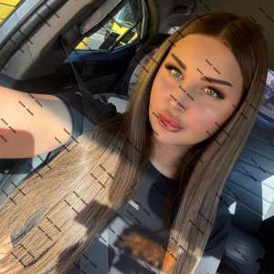 İri göguslu bayan Bahar. KENDİ YERIM VAR  