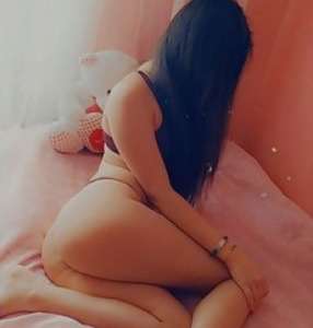 Popüler sevişmeler yapan Arin