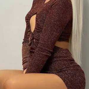 Püsürsüz tene sahip Ceyda