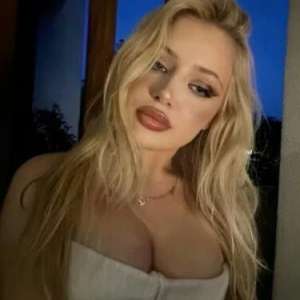 Sarı saçlı escort Dünya