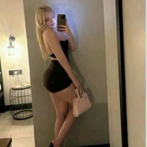 Sarı saçlı escort Dünya