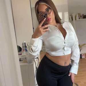 Sarı saçlı escort Sena