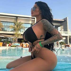 Seksi Rayya escort ile Doyulmaz geceler 