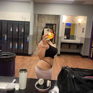 Sevişmenin tadını çıkaran Burcu