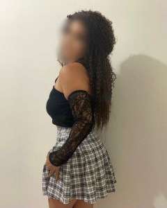 Sihirli tavşan kostümü giyecek Duru