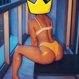 Sınırları kaldırmış escort Sare