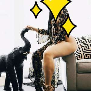 Sınırları kaldırmış escort Sare