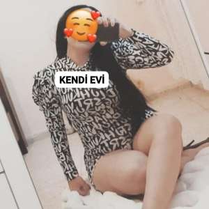 Üniversite Caddesi Evi Olan Bayan Deniz