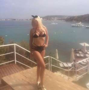 Vücut ölçüleri muhteşem olan Melis